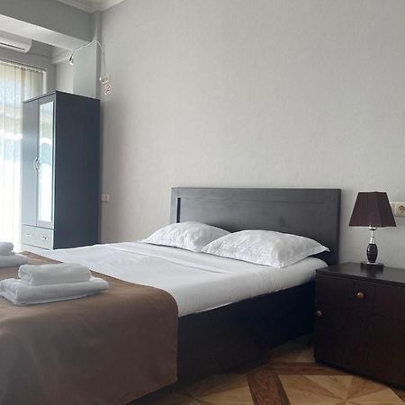 Hotel Saburtalo Roni Tbilissi Extérieur photo