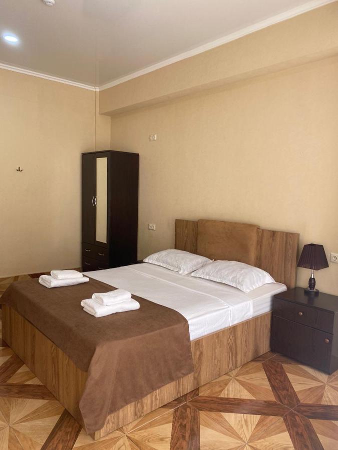 Hotel Saburtalo Roni Tbilissi Extérieur photo