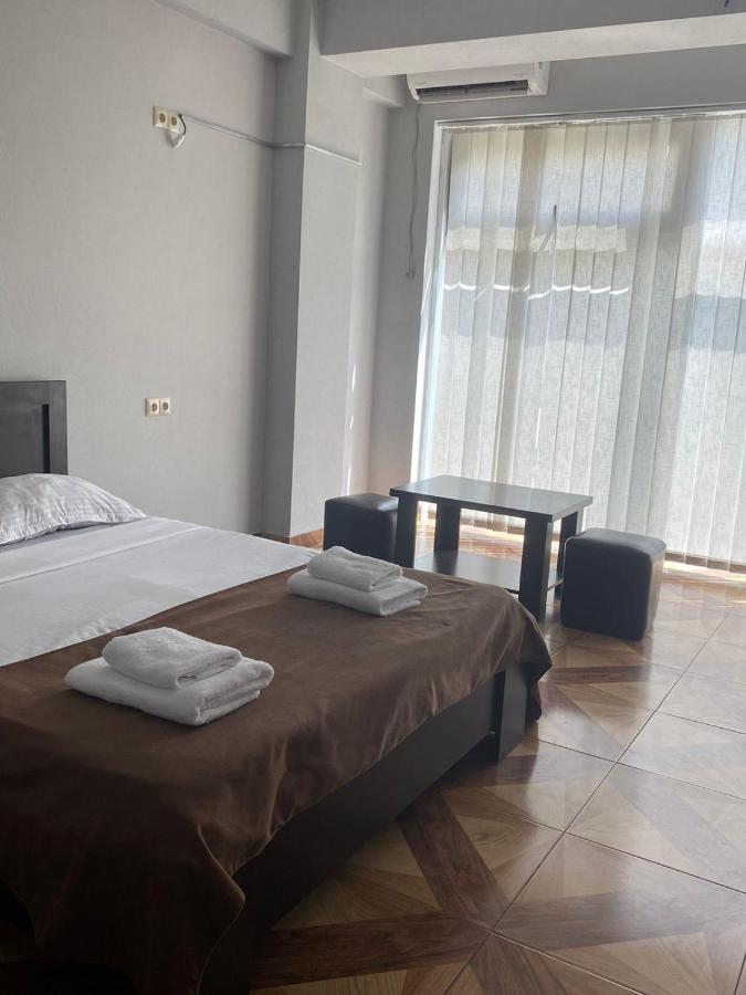 Hotel Saburtalo Roni Tbilissi Extérieur photo