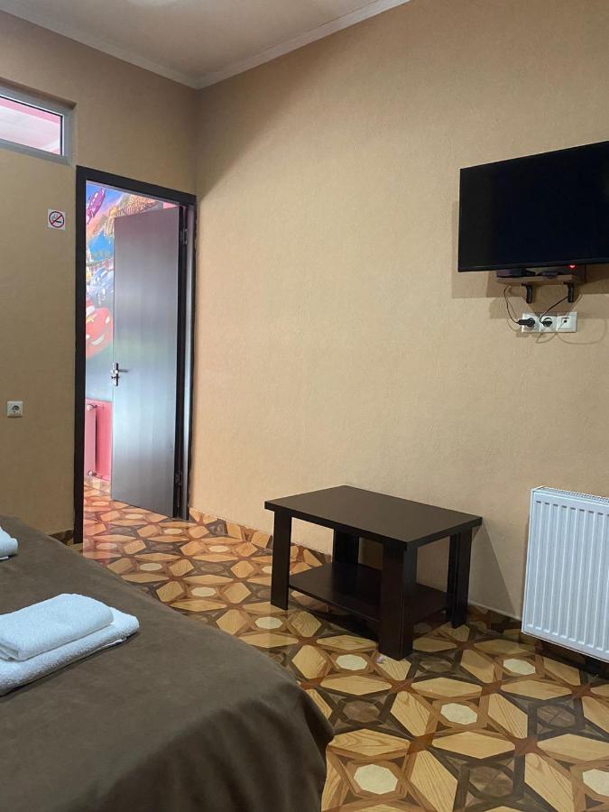 Hotel Saburtalo Roni Tbilissi Extérieur photo